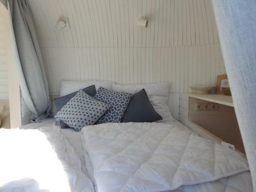 Tiny House de Boet, In de Natuur Op 450 Meter Van Het Strand