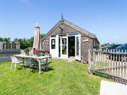 Homely Bungalow In Callantsoog Near Seabeach