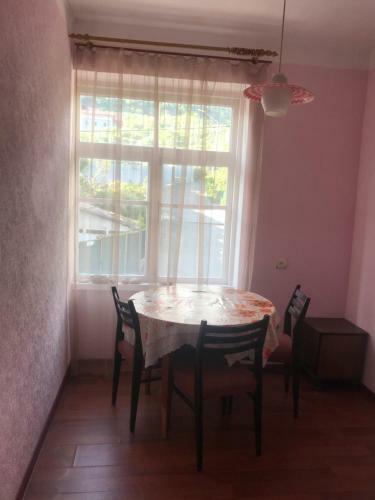 Apartment On Lakoba