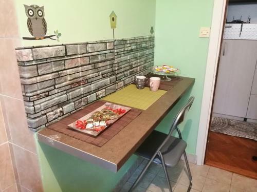 Apartman Red Wall