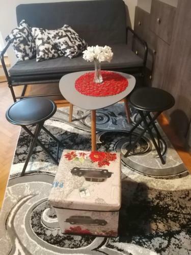 Apartman Red Wall