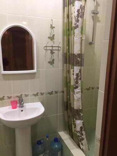 Hostal Guesthouse On Ardzinba 180