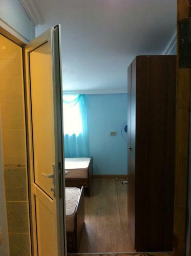 Hostal Guest Rooms By Stella