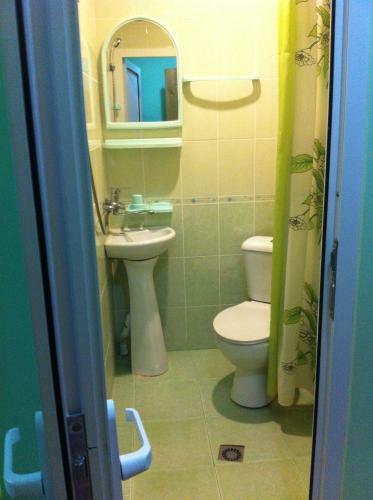 Hostal Guest Rooms By Stella