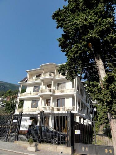 Hostal Guest House Ritsa