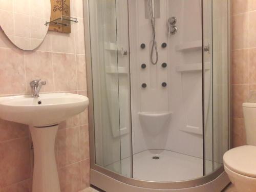 Hostal Guest House On Ardzinba 215
