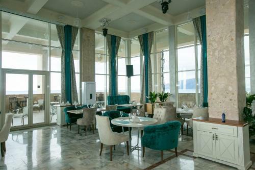 Amza Park Hotel