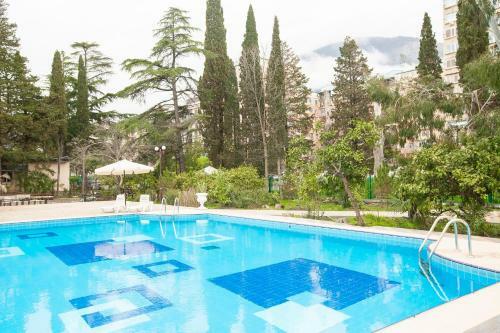 Amza Park Hotel