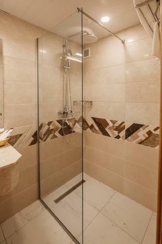 Amza Park Hotel