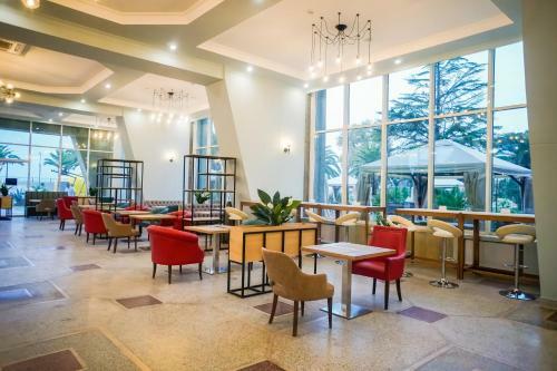Amza Park Hotel