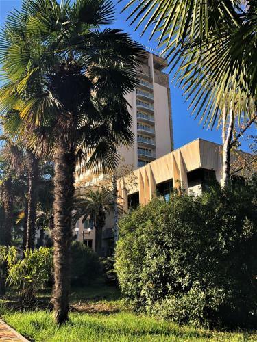 Amza Park Hotel