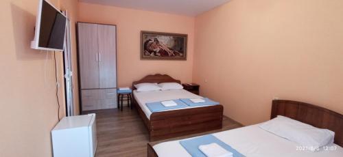 Hostal ???????