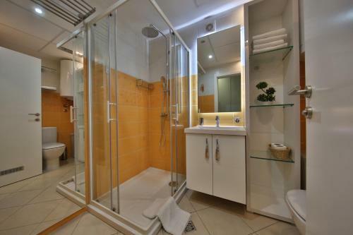 Cathy 5 Star Supreme Apartment