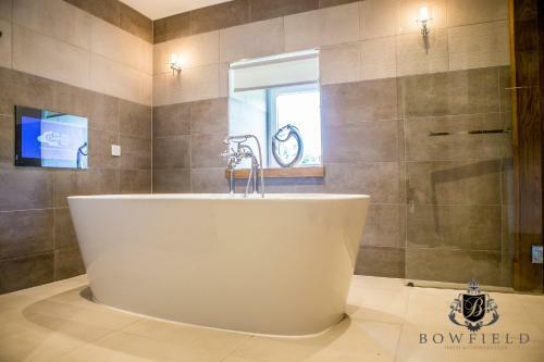 Bowfield Hotel & Country Club