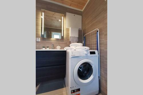 Brenna Cabin