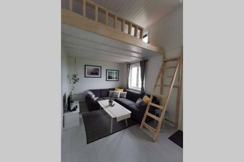 Brenna Cabin