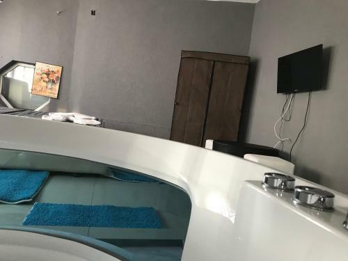 Whitehotel