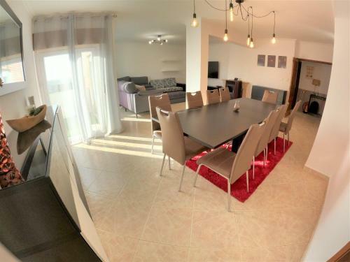 Apartamento Sintra, T3 Duplex With Magnificent Views And Balcony