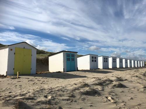 Texel Bungalow With Sauna In Dune Park
