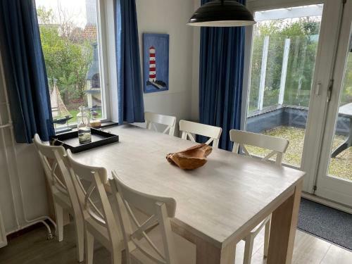 Texel Bungalow With Sauna In Dune Park
