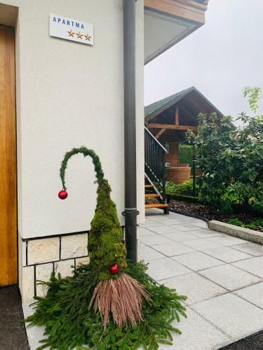 Lusht'n Apartma