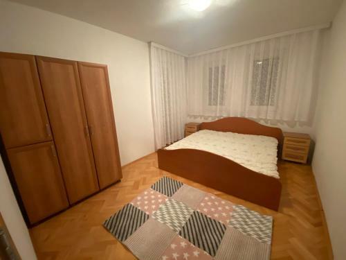 Sunny Hill Apartment Near Royal Mall