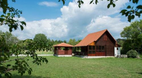 Lovcen Mountain Cottages