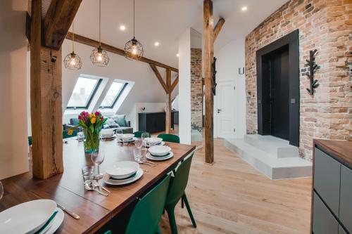 Apartamento Big Design Apt - Sleeps 12 - Best Location