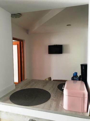 4 Seasons Apartments