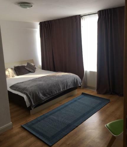 4 Seasons Apartments