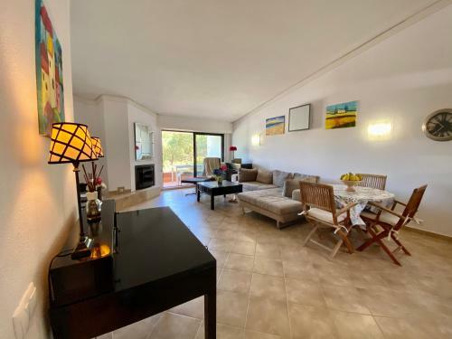 Victory Village Quinta Do Lago - Spacious 2 Bed / 3 Bath Apartment