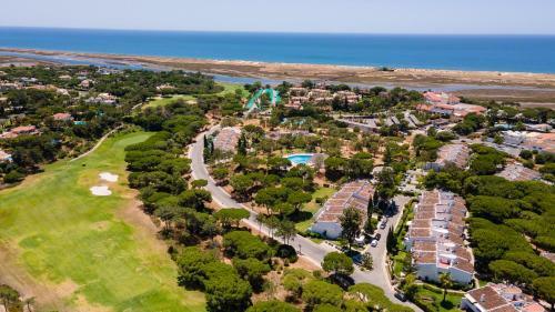 Victory Village Quinta Do Lago - Spacious 2 Bed / 3 Bath Apartment