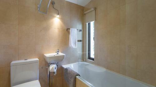 Victory Village Quinta Do Lago - Spacious 2 Bed / 3 Bath Apartment