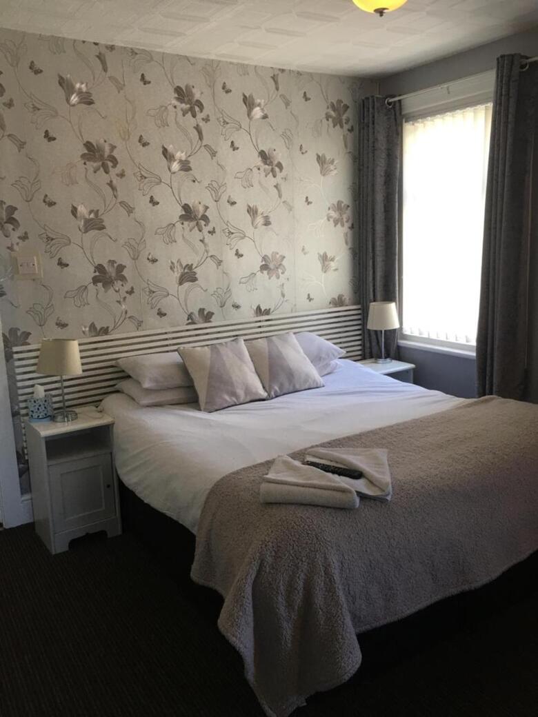 Hostal Glenheath Hotel