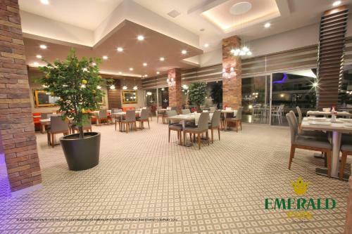 Apartamento Emerald Park Lux