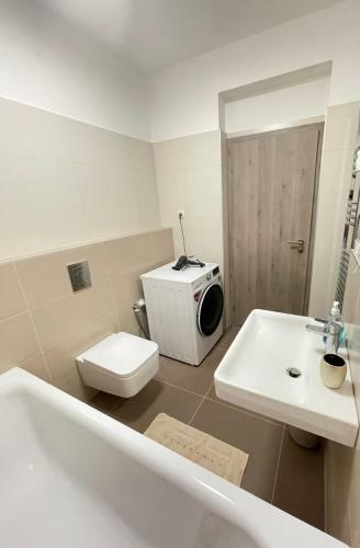 New Luxury City Centre Apartment With Panoramic View, Free Parking