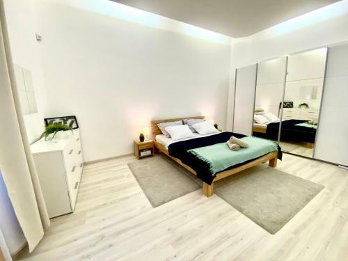 James Bond Apartment Old Town