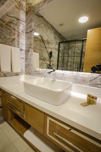 Bah�elievler Hotels