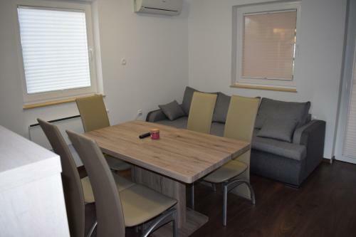 Apartamentos Borovnica ?ate?