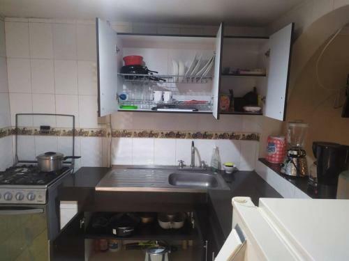 Casa Grande +10 Personas Con 2 Parqueaderos.