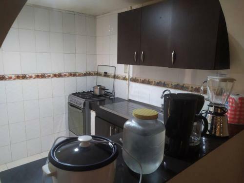 Casa Grande +10 Personas Con 2 Parqueaderos.