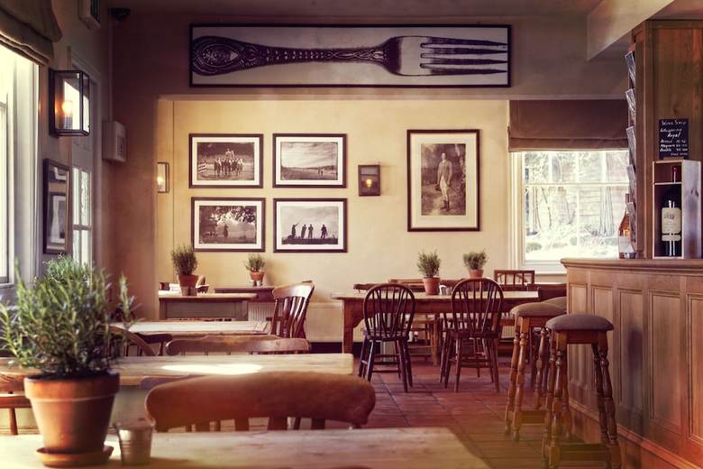 Hostal King John Inn