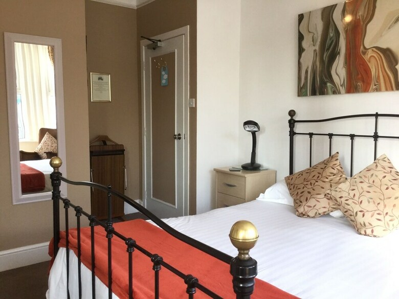 Bed & Breakfast The Groveside Guest House