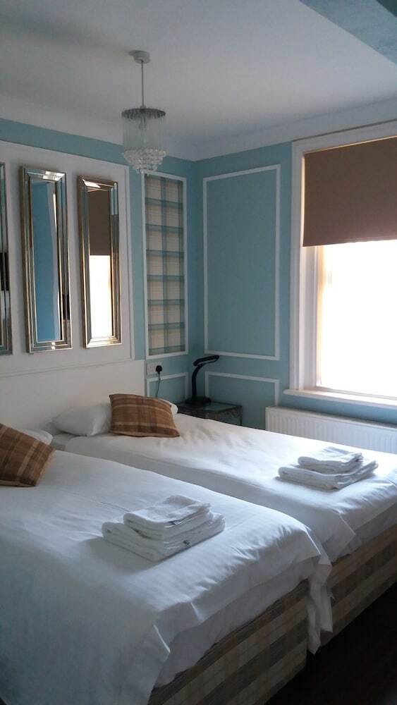 Bed & Breakfast The Groveside Guest House