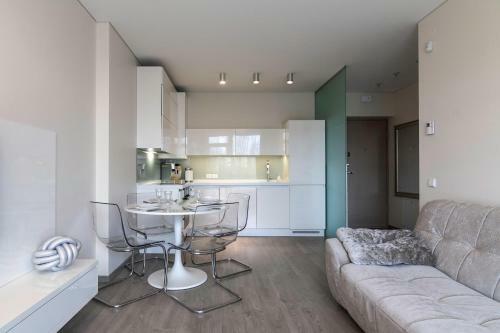 Sea Whisper Apartment, By Cohost