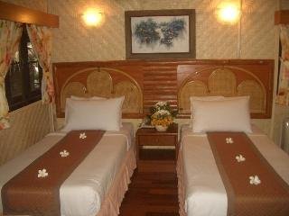 Hotel Sunset Village