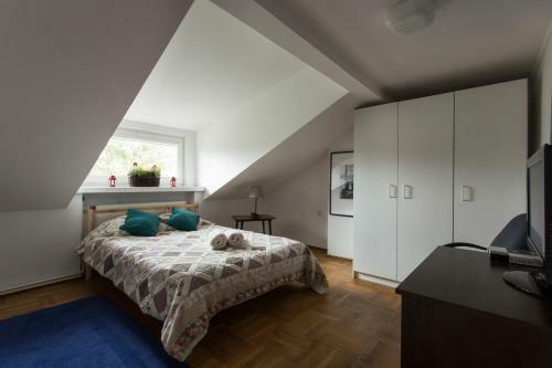 Rent0nline Brwinow Rooms