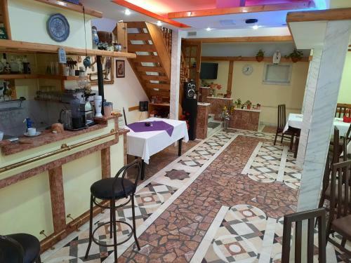 Hostal Lis House