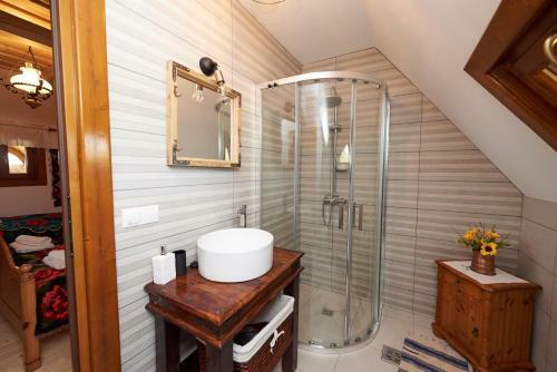 Hostal Pensiunea Agroturistica Casa Pribegilor