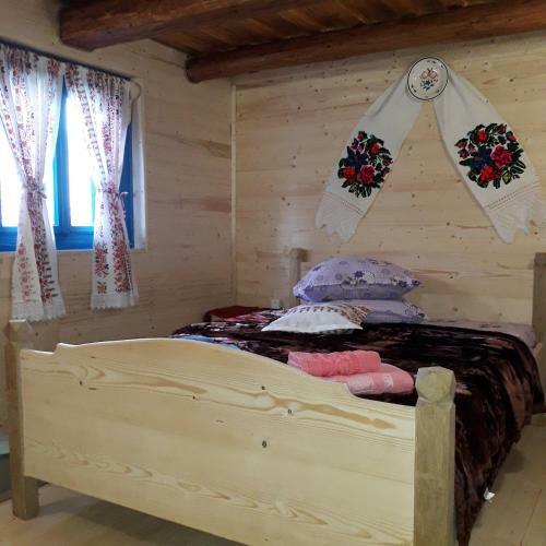Conplex Traditional Casuta Bunicilor-breb